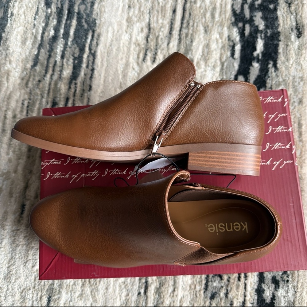 Kensie Women’s Sammy Faux Leather Ankle Brown Cognac Low Heel Boots, Size 8.5 - Picture 4 of 4